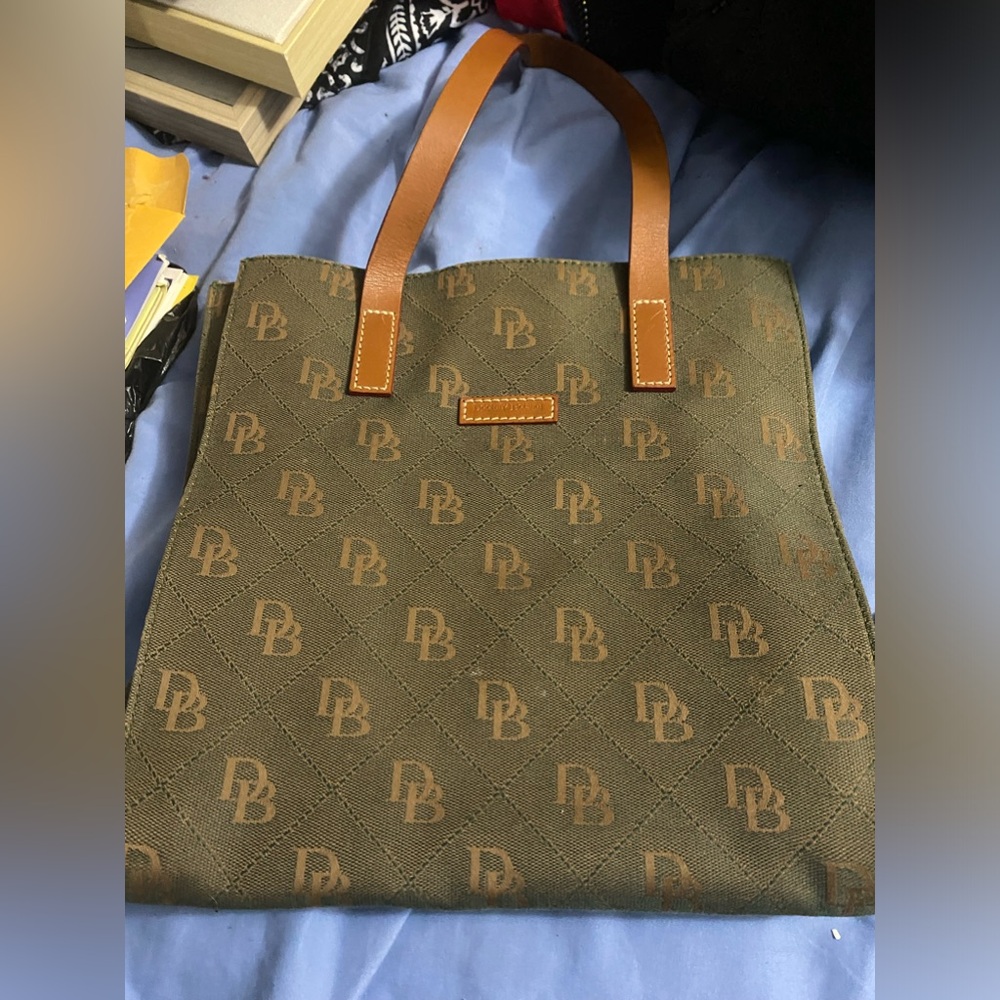 Dooney & Bourke
